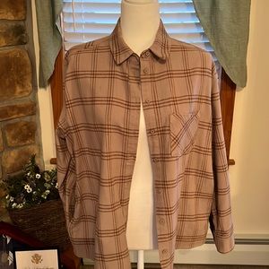 Lightweight shack at with pockets!